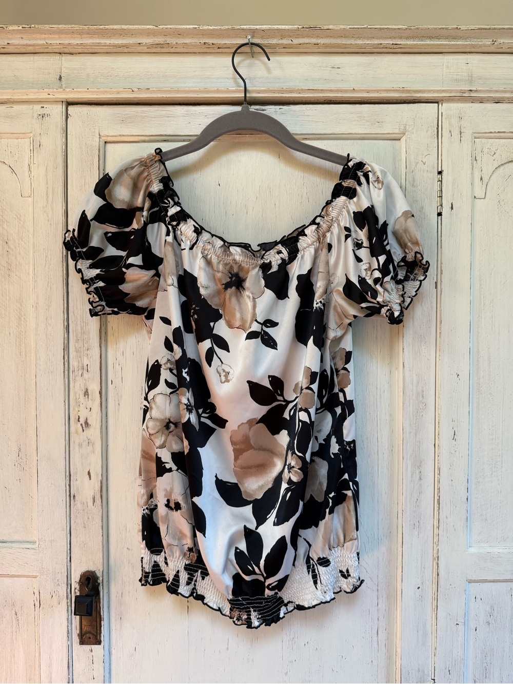 White House Black Market Cap Sleeve Floral Blouse in Black and Cream